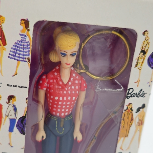Vintage 1995 Picnic Barbie Fishing Basic Fun Keychain - Picture 2 of 3